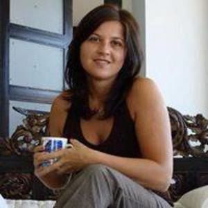 Meet your Posher, Adela