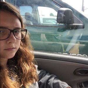 Meet your Posher, Claire