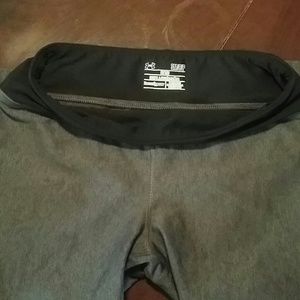 Under armour fitted crops
