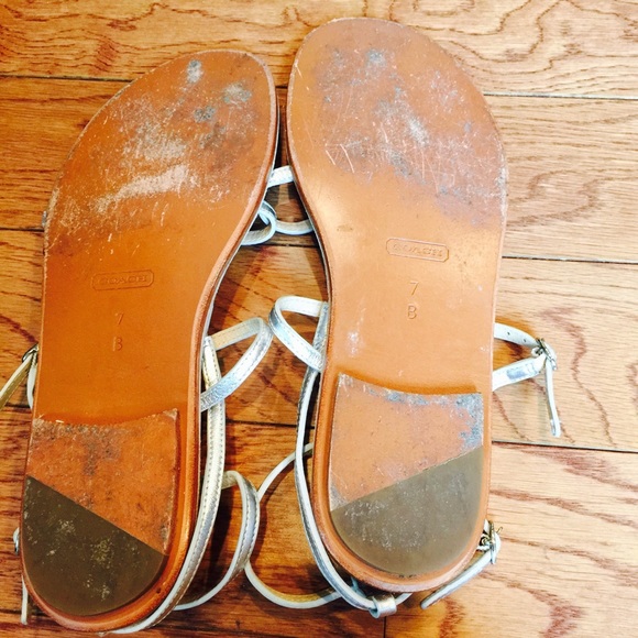 COACH SILVER STRAPPY SANDALS SIZE 7 - Picture 4 of 4