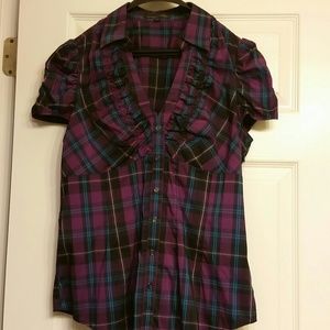 Short sleeved dress shirt