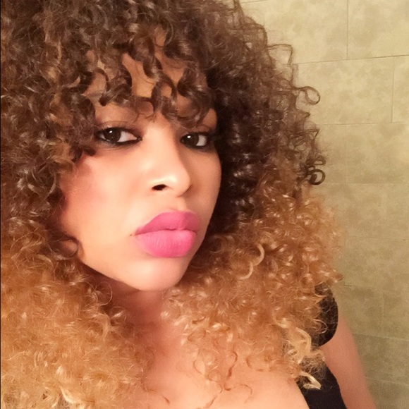 Custom cut lacefront 3 tone wig.