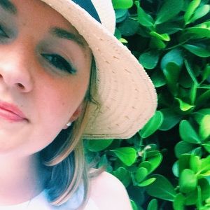 Meet your Posher, Megan