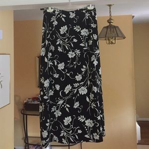 Floral print skirt