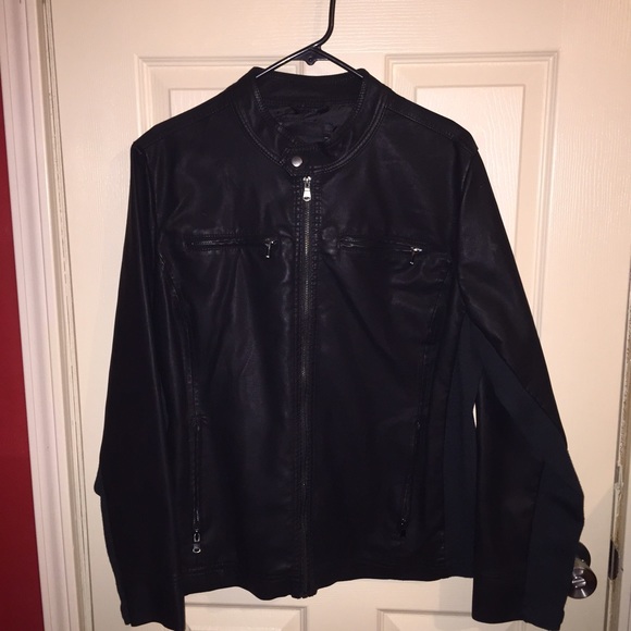 BLACK LEATHER JACKET