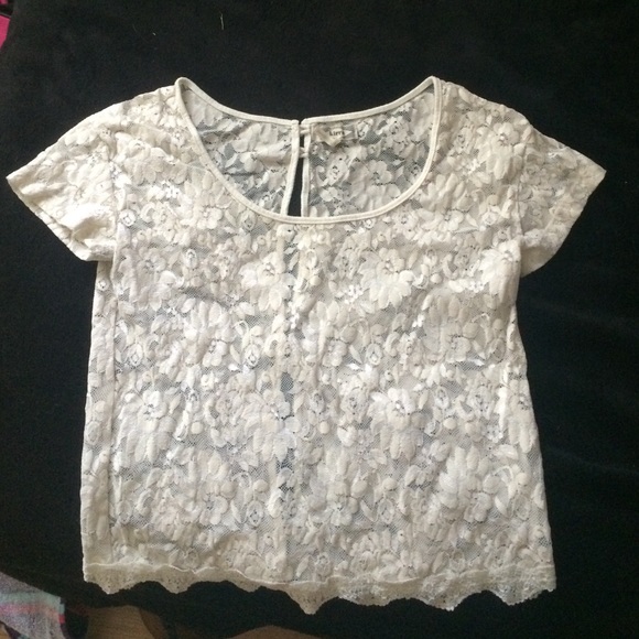 Pacsun lace button back top
