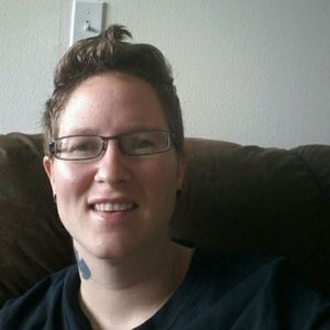 Meet your Posher, Caitlyn