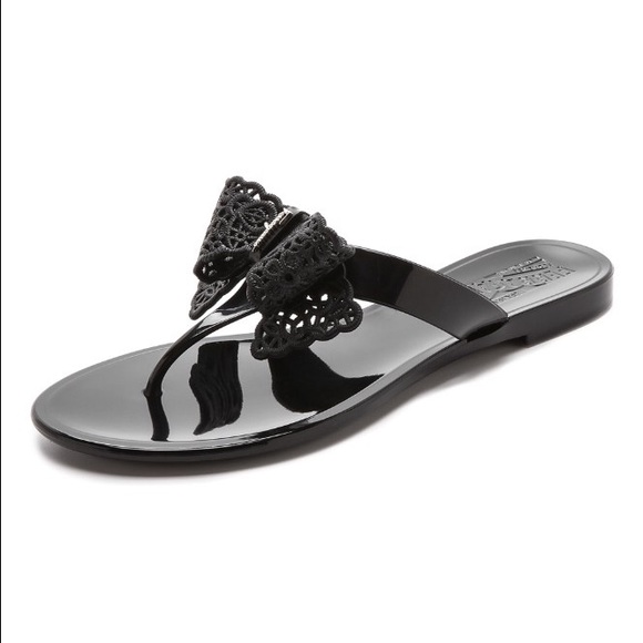 salvatore ferragamo thong sandals