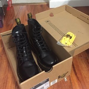 Dr. Martens Air Walker color: black