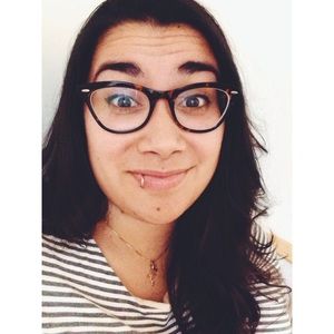 Meet your Posher, Alondra