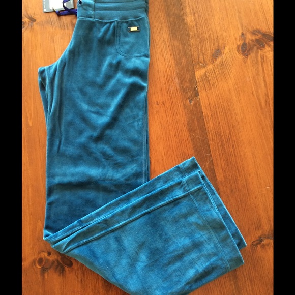 ⬇️REDUCED⬇️Nike velour sweatpants - Picture 3 of 3