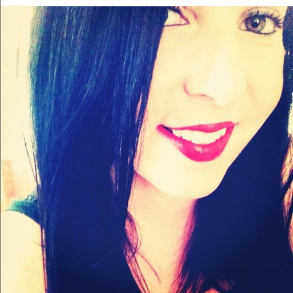 Meet your Posher, Stephanie - Picture 1 of 1