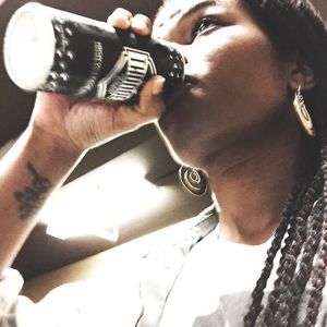 Meet your Posher, Mesha