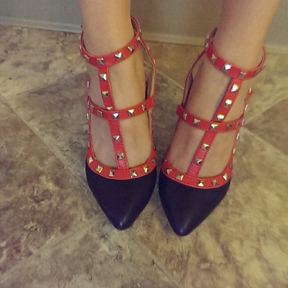 Shoes - Final Sale❗️Black/ red studded heels