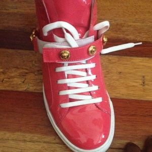 Meet your Posher, Aneesah