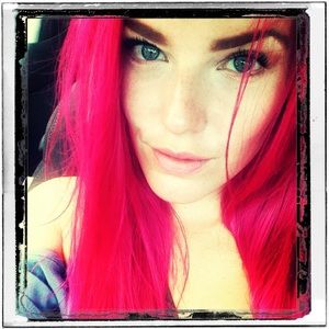 Meet your Posher, Emylee