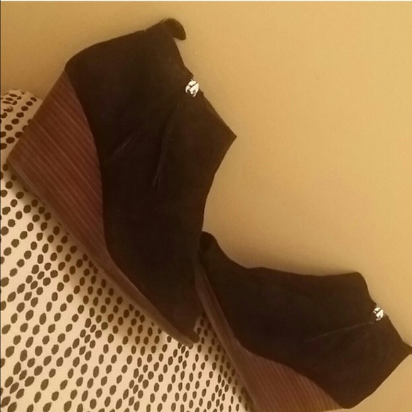 Dolce Vita peep toe booties