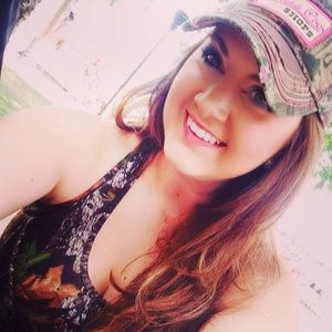 Meet your Posher, Danielle