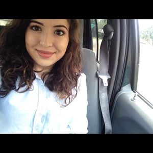 Meet your Posher, Ana