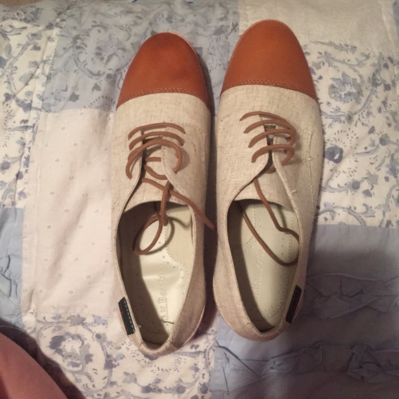 Oxford cream and brown shoes