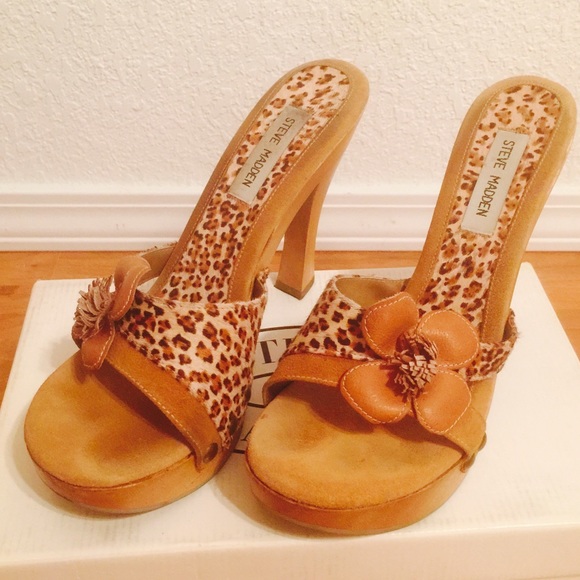 Steve Madden leopard print heels w/leather accent
