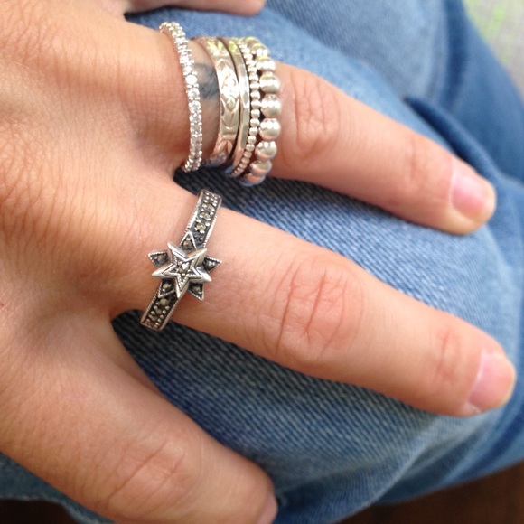 Anna Sui Star ring