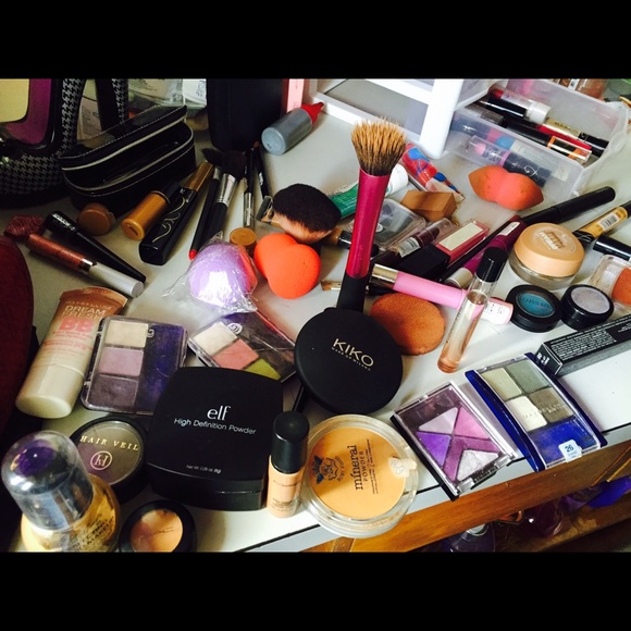Make up! Pick and ask for prices! I DO Trade