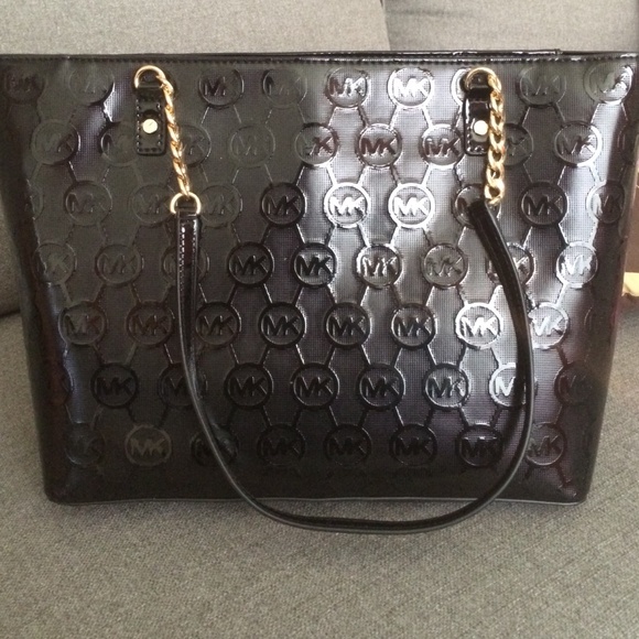 Michael Kors Handbags - Michael Kors Tote