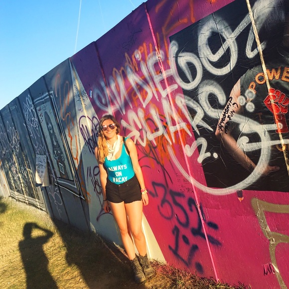 Meet your Posher, Sydney - Picture 3 of 3