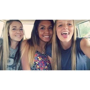 Meet your Posher, Lauren