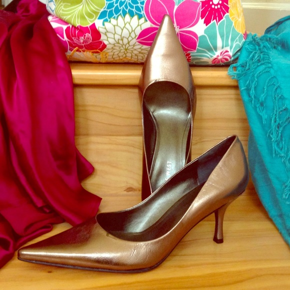 Nine West Shoes - 💥NINE WEST Nuncia Bronze Pumps