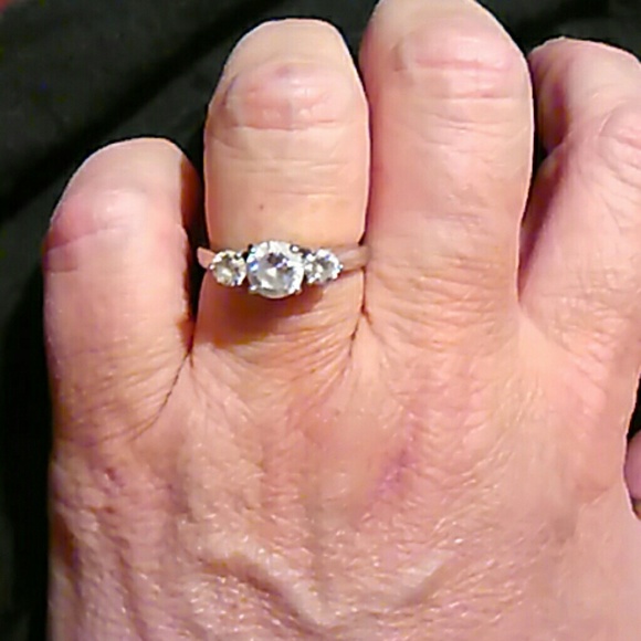 Cz 3 stones stainless steel