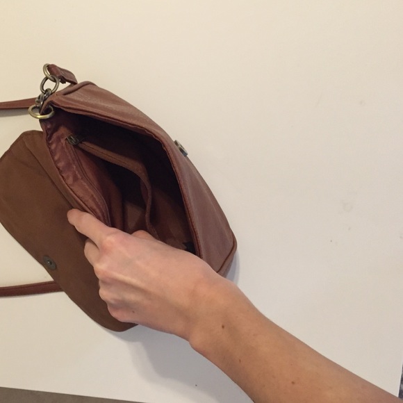 Brown Nicole Miller crossbody - Picture 3 of 4