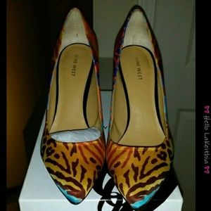 Nine West mulit colored pumps