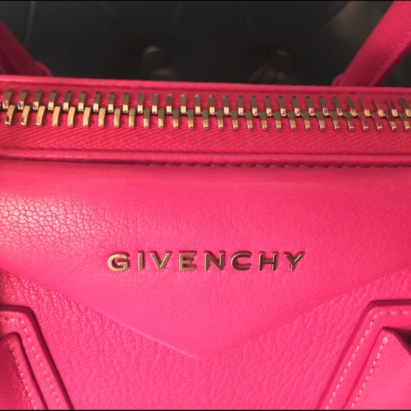 SOLD-GIVENCHY SugarGrained Goatskin Small Antigona - Picture 2 of 4