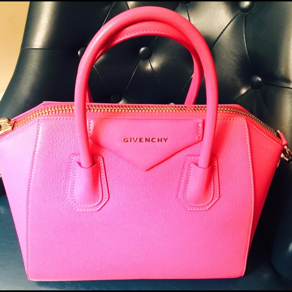 SOLD-GIVENCHY SugarGrained Goatskin Small Antigona - Picture 3 of 4