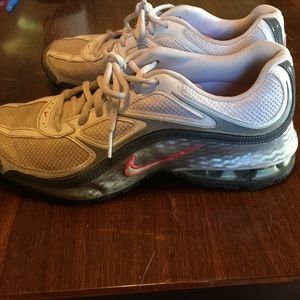 Nice Nike tennis shoes💞