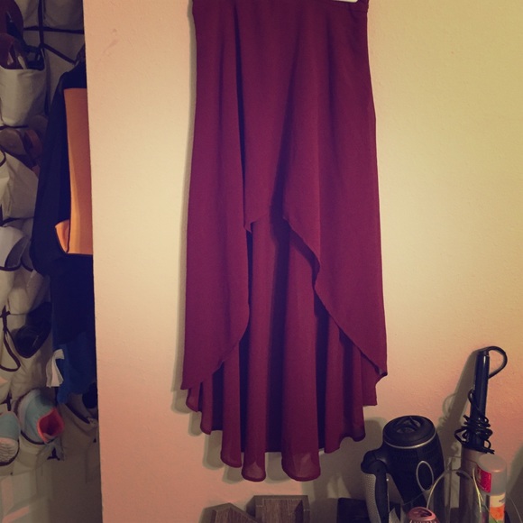 Maroon High-Low skirt - Picture 1 of 1