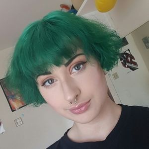 Meet your Posher, Kira