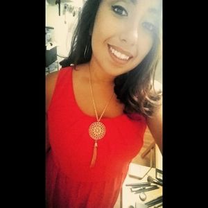 Meet your Posher, Yolanda