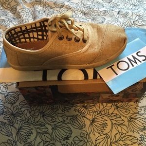 Natural Burlap Toms Sneaker