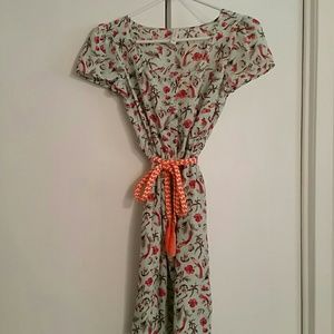 Short-sleeved dress