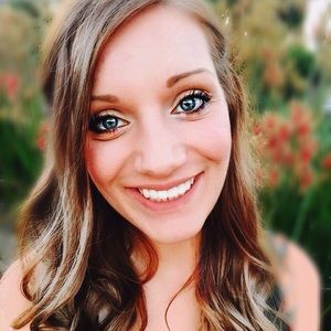 Hello, and welcome!! :)