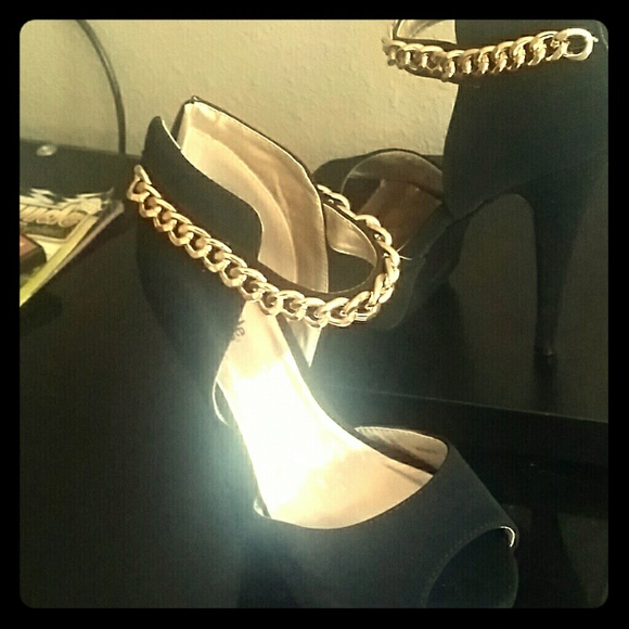 Shoes - Picture 1 of 1