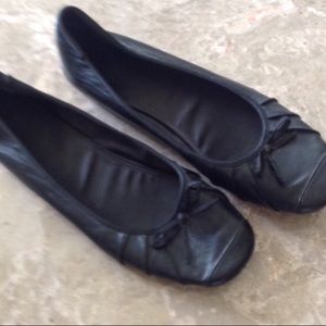 Cute black ballet flats - size 11