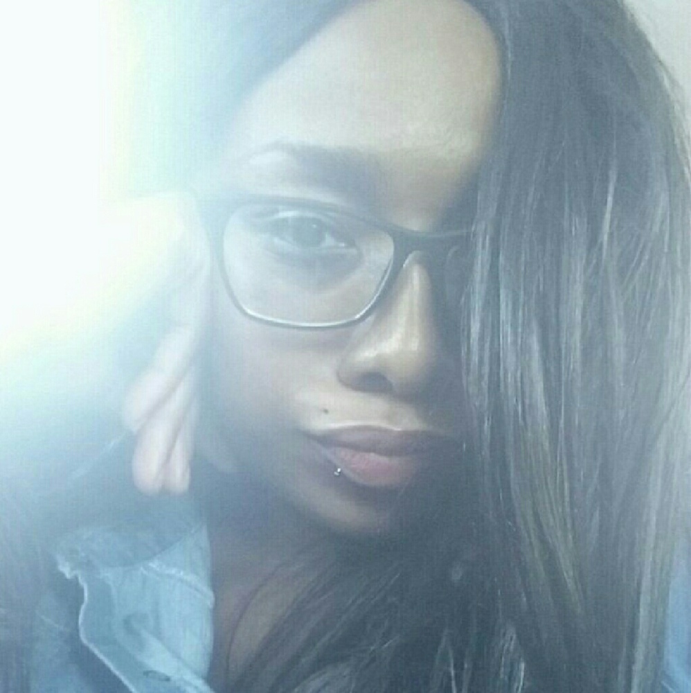 Meet your Posher, Alihya