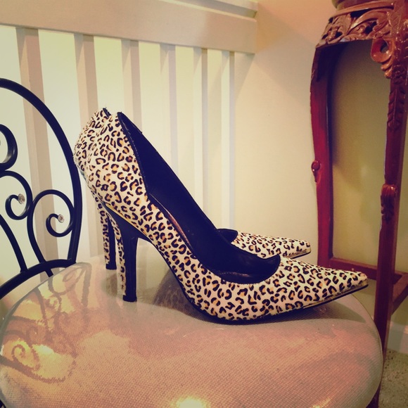 S.E. boutique cheetah stilettos - Picture 1 of 2