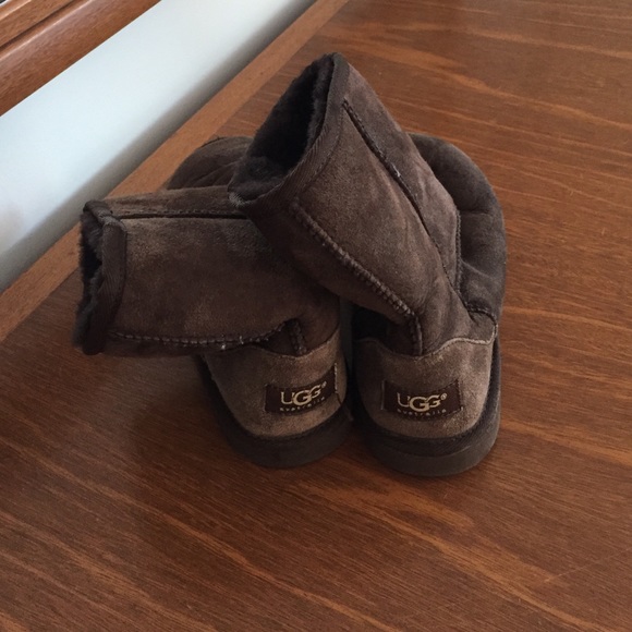 Chocolate short Ugg boots