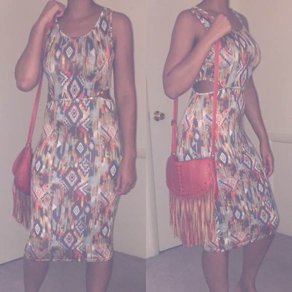 Dresses & Skirts - ❗️SALE❗️MIDI DRESS