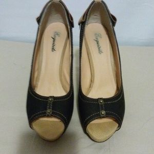 Ladies Jean and Faux Leather Pumps